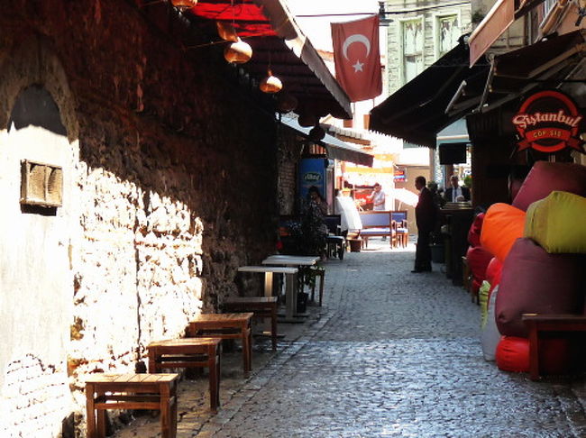 2011年7月7日～17日、トルコ旅行！<br />◇10～11日目：イスタンブール街歩き・オルタキョイ→帰国編◇<br />11日間のトルコ旅行、最後の旅行記。<br /><br />★散策リスト★<br />・新市街、オルタキョイ<br />－－－－－－－－－－－－－－－－－－－－<br />＊日程＊<br /><br />1日目：関空出発<br />2日目：イスタンブール～カッパドキア<br />3日目：カッパドキア<br />4日目：コンヤ～パムッカレ<br />5日目：パムッカレ<br />6日目：エフェス～イズミール<br />7～9日目：イスタンブール<br />10～11日目：イスタンブール～帰国<br /><br />憧れのトルコへ飛行機も含めて11日間の旅！<br />4都市周遊フリーツアーです。<br />－－－－－－－－－－－－－－－－－－－－<br />ずっと行ってみたかった 憧れの国トルコを、 <br />思う存分満喫した11日間でした！ <br /><br />Tesekkur ederim!!