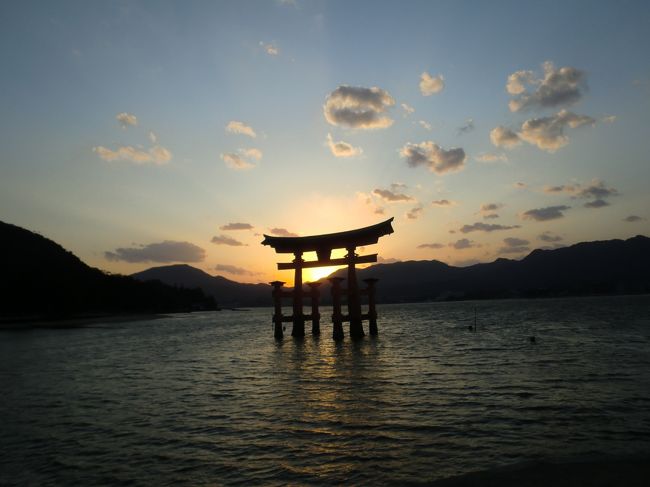 日本の世界遺産は１６件あります。<br />全て訪問しているのですが、写真を撮っていない遺産が数ヶ所あります。<br />山口県に出かけたついでに、広島県に立ち寄りました。<br />