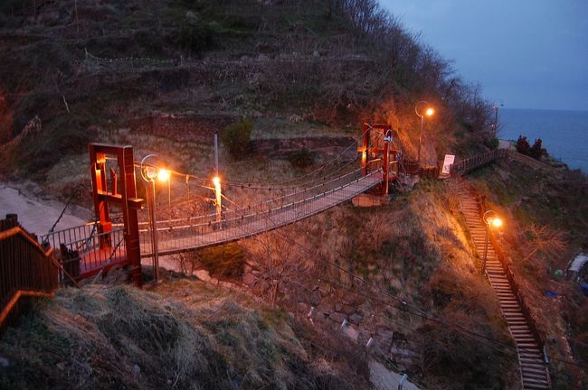 桜の時期の旅は難しい。なかなか満開の桜とは出会えません。<br />韓国本土の道の中で最後の江原道が今回の訪問地。<br />時間が足りなくて心残りはあるけれど<br />念願の冬のソナタツアーも入れてみました。