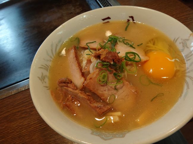 初めての徳島ラーメンは、いのたにでしたが…もう一軒くらい行っておこうかと。こちらも評判良さそうな、三八です。<br /><br />結果…共通点見当たらん…ラーメンとお好み焼きって？…