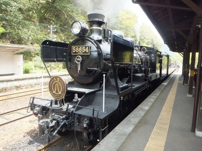 九州出張に絡めて前入りし、土日二日間で観光列車に乗りまくりました。<br /><br />【旅程】<br />4/14(土)<br /> JAL1803 羽田8:00 → 熊本9:50<br /> あそぼーい!101 肥後大津11:01 → 宮地12:00<br /> あそぼーい!102 宮地12:20 → 熊本13:37<br /> A列車で行こう3 熊本14:08 → 三角14:46<br /> A列車で行こう4 三角14:53 → 熊本15:31 <br /><br />4/15(日)<br />★ SL人吉 熊本9:44 → 人吉12:13<br /> いさぶろう3 人吉13:21 → 吉松14:47<br /> はやとの風3 吉松15:03 → 鹿児島中央16:31<br /><br />4/16(月)<br /> さくら546 鹿児島中央8:37 → 博多10:02<br /> <br />4/17(火)<br /> つばめ333 博多8:07 → 熊本8:57<br /> さくら556 熊本13:22 → 博多14:02<br /> SKY20 福岡17:55 → 羽田19:30