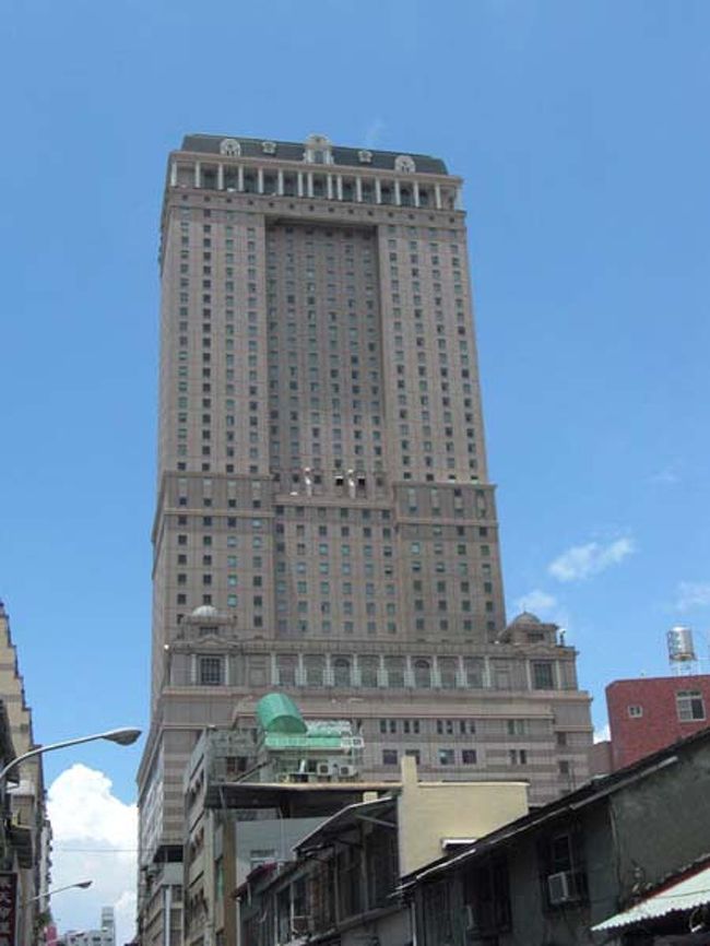 台湾高雄の漢來大飯店(Grand Hi-Lai Hotel)の部屋とプール、インターネットについてまとめています。