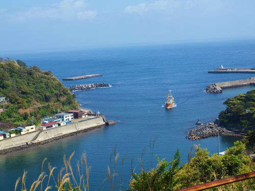 空から見る日本の海岸線と港湾 伊豆諸島①