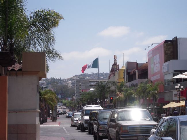 ロサンゼルスに旅行した際、日帰りでメキシコ・ティファナへ。<br />主に街並み。<br /><br />