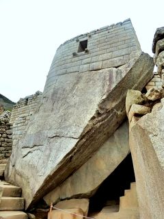 msa792南米周遊旅情７章⑫コンドルの神殿と王家のシンボル太陽の神殿と水飲み場 in マチュピチュ 