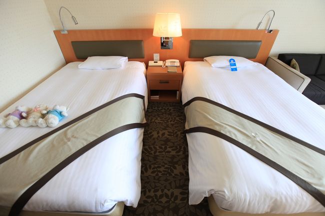 ３泊４日の熊本旅行。<br />宿泊するホテルは、熊本城や繁華街に近い”ホテル日航熊本”にしました。<br /><br /><br />◎ ホテル日航熊本　コンフォートフロア ツインルーム　３３?<br /><br />宿泊料　＠１６０００円<br />