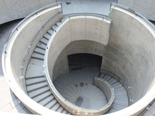 世界の建築シリーズ （28）： 兵庫県立美術館 − 安藤忠雄設計
