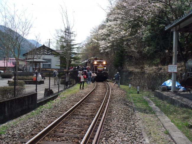 大間々駅から足尾駅まで乗車し、足尾銅山を見学。<br />帰りは沢入駅で降りて1時間ほど散策しました。