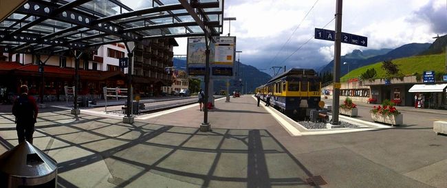 ツェルマット→グリンデルワルト　電車で移動<br />スイスハイキング　スイスロングステイ