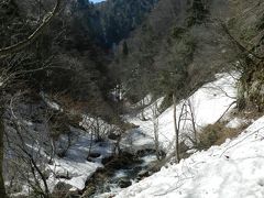 4月中旬なのに残雪に阻まれた『千丈滝』（鳥取市河原町）