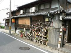 日本の旅　関西を歩く　京都市、妙教寺(みょうきょうじ)周辺の街並み