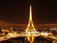 パリの夜は黄金色に輝く