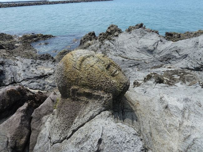 山形・秋田県境に行ってきました。<br />山形県の吹浦にある、十六羅漢へ<br />江戸後期に彫られた　磨崖の仏さんです。