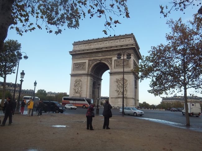 人生初のヨーロッパ旅行に行ってきました！<br />ロンドン→ブリュッセル→パリと巡ります。