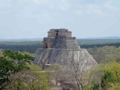 メキシコ・古代文明　ウシュマル