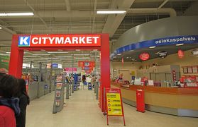 2012.4フィンランドの友人を訪ね歩く8-Rovaniemi サンタ村，レストランFransmannni，巨大スーパー