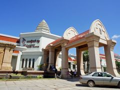 灼熱！柬埔寨（11）日曜日はアンコール国立博物館を見学して、アンティークショップで買い物をして、カンボジア・カルチャー・ビレッジへ行く。