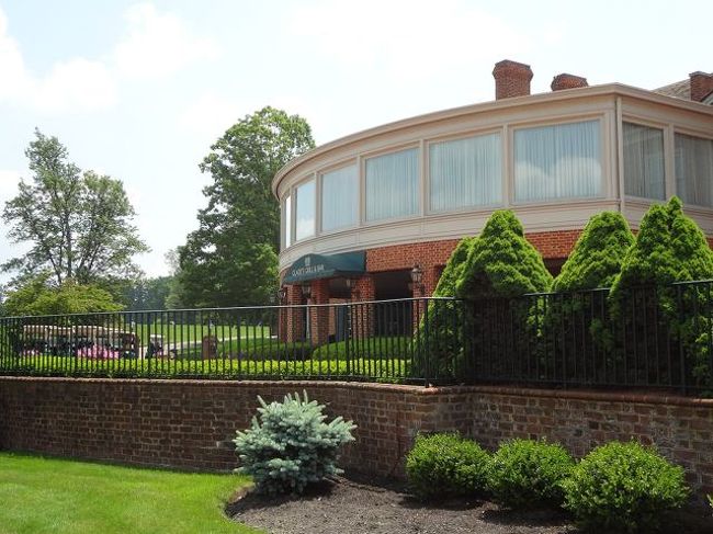 今年のメモリアルデー、unlimitedゴルフリゾートを求めてWest Virginiaまで行って来ました。The resort at Glade Springsというこのリゾート、なんと18ホールのゴルフ場を3つも持っているのです。Unlimited Golf packageにすれば、3つのゴルフ場が回り放題!合宿には持って来いです。そんな訳で、2泊3日72ホールの合宿の様子です。