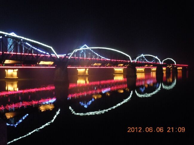 旧満洲 安東省安東市の現在<br /><br />写真　川の対岸は北朝鮮です。<br />中華人民共和国遼寧省丹東