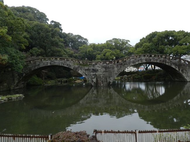 ３泊目のお宿がある雲仙に向かう途中、諫早市を通るので、前から行ってみたかった「諫早の眼鏡橋」にちょっと寄り道をすることにしました。<br />ちょうど早咲きの「大寒桜」も咲いていて、ちょっと得した気分になりました♪<br /><br />『2012早春の長崎県旅行』ダイジェスト版はこちら→http://4travel.jp/traveler/joecool/album/10653619/