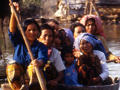 トンレサップ湖・水上都市に暮らす人々～カンボジアの旅1992（その6）