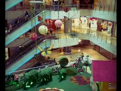 ◆インドネシアのきらきら星◆～印尼生活2012(04)ひよこが生まれたYO!&Plaza Atrium,Grand Indonesia dll～