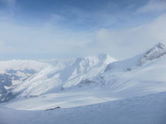 ツィラールタルを孤独に滑る旅　2日目　インタートゥックサ−スキー場