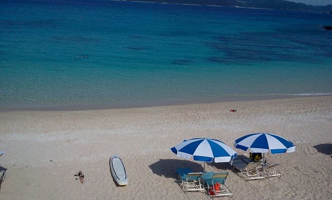 今年の夏は毎年恒例の宮古島の後に座間味へ初上陸。<br />ここは言わずと知れたダイビングのメッカ。<br />ショップも数多くあり悩んだ末、過去にジンベイの動画<br />をUPしていた「あなたの清」というインパクト大のネーミング<br />のお店にお願いをして、これがまた大正解。<br /><br />ポイントには、マンタが現れたりとても美しい海を<br />堪能しました。<br /><br />宿泊：レストハウスあさぎ（一泊2食付8900円）<br />ダイビング：あなたの清