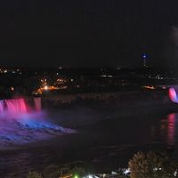 米東海岸わがまま歩き(15)　 ホテルからナイアガラの夜景を満喫する