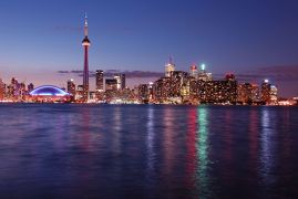 米東海岸わがまま歩き⑰ オンタリオ湖に浮かぶトロント島から見たCNタワーの夜景は最高だった!!