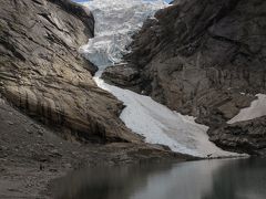 北欧GR39　NOR17　ブリクスダール氷河湖の畔で　　☆快晴に聳える山岳氷河