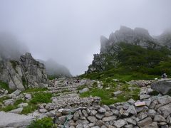 　中央アルプスの雲上のお花畑を歩く　～千畳敷カール～