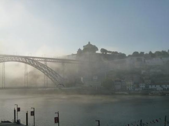 優雅なポルトガル旅・憧れのマデイラ島でバカンス♪　Ｖｏｌ１５５（第１５日目朝）　☆ポルト：「Hotel Pestana Porto」の朝食は霧が流れるドウロ川を眺めながら♪