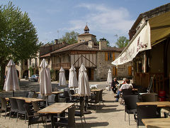 Fourcès （フルセ）- フランスで最も美しい村巡り2011 4travel No.44-