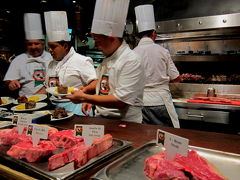 アルゼンチン　ブエノスアイレス　花より”タンゴ”それとも”肉”？