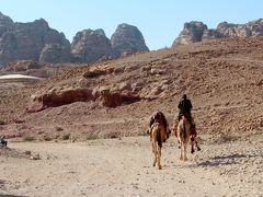 真夏の灼熱ヨルダン♪女一人旅(1)入国～ペトラ1日目～ペトラの迫力・美しさに圧倒された旅初日～