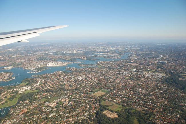 シドニーから手軽に行ける世界遺産を２か所回りました。<br />飛行機はシンガポールからブリスベーン経由でシドニーへ。ブリスベーン〜シドニー間はジェットスターを使いました。