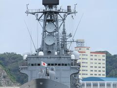 横須賀/三浦半島ぐるり旅【1】～アメリカ海軍の横須賀海軍施設と海上自衛隊横須賀基地の艦船が停泊する～ヴェルニ－公園