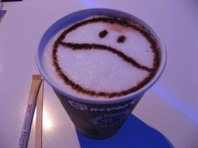 秋葉原は会社と自宅の途中にあるので気になっていたガンダムカフェに行ってみました。ついでに秋葉原周辺を散策してみました。<br /><br />★散歩ルート<br />1回目:ガンダムカフェ(ガンプラ焼・ハロラテ)→万世橋とブルームーン→肉の万世(万世カツサンド)<br />2回目:柳森神社→天野屋(氷甘酒)→神田明神<br />3回目:丸福珈琲店