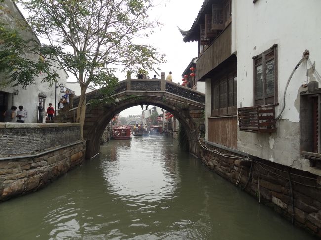初上海は万博でした。<br /><br />今回は上海蟹を食べるのが目的ですが、<br />蘇州まで足を延ばし、小雨の旅を満喫してきました。<br /><br /><br />