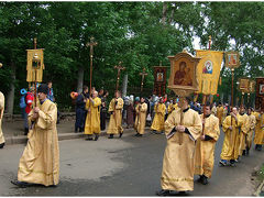 キーロフ十字架行進　ロシアの大自然、祈りつつ歩く人々の大群（2）