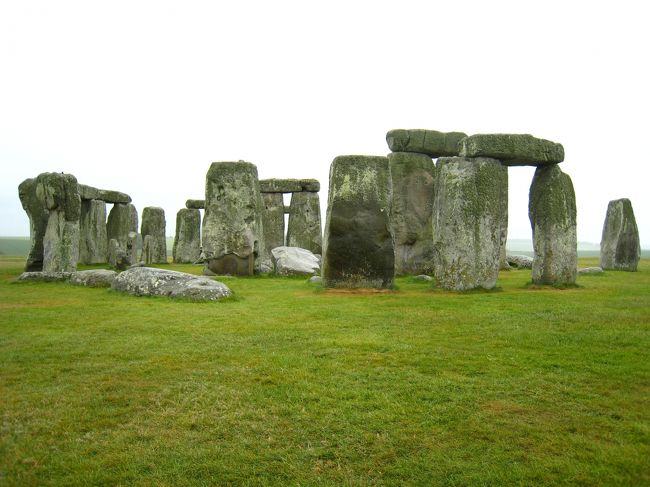 『個人旅行でイギリスへ。<br />　ロンドンからコッツウォルズ、湖水地方へと旅します。<br />　帰りはオーストリアのウィーンにも寄り道。』<br /><br />3日目。<br />チェルトナムで朝をゆっくり過ごした後は<br />ソールズベリのストーンヘンジまで小旅行。<br />帰りはバースにも立ち寄ります。<br /><br /><br />（1日目からはこちらから。）<br />http://4travel.jp/traveler/kumanet/album/10687167/