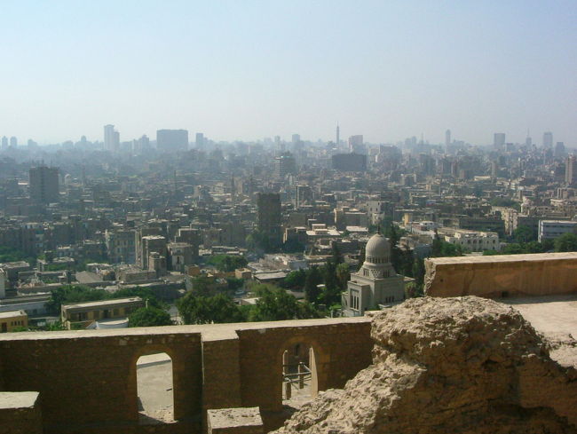 魅惑の現代アラビアンナイトのドバイと、<br />悠久の時の中に息づくエジプトを訪ねたお話。<br /><br />旅する土地として、アラブ社会は最高でした。<br /><br /><br />※この旅行記は表紙のみです。