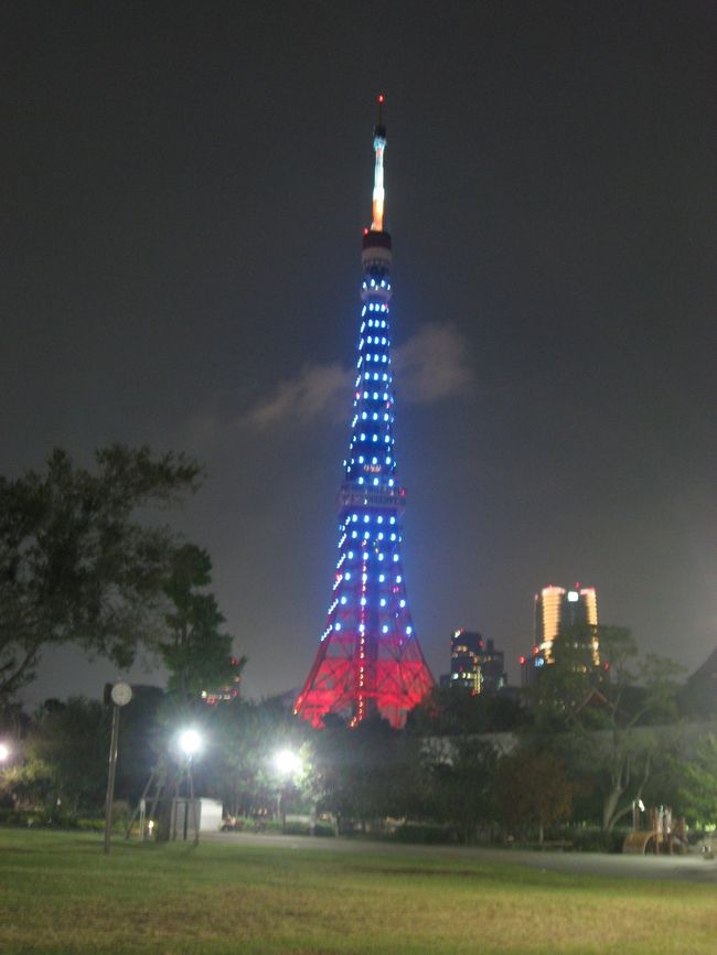 2012年9月30日は中秋の名月なので東京タワーで行われているお月見階段ウォークに行くついでに浜松町を散策しました。本当は30日に行こうと思っていましたが台風接近中で雨の予報の為、29日に変更しました。<br /><br />★散歩ルート<br />浜松町駅 小便小僧→新亜飯店（小籠包）→芝大神宮→増上寺→東京タワー→ポコベーグル（休み）→旧芝離宮恩賜庭園→竹芝ふ頭→東京タワー（お月見階段ウォーク・お月見サンデー）→大つけ麺博