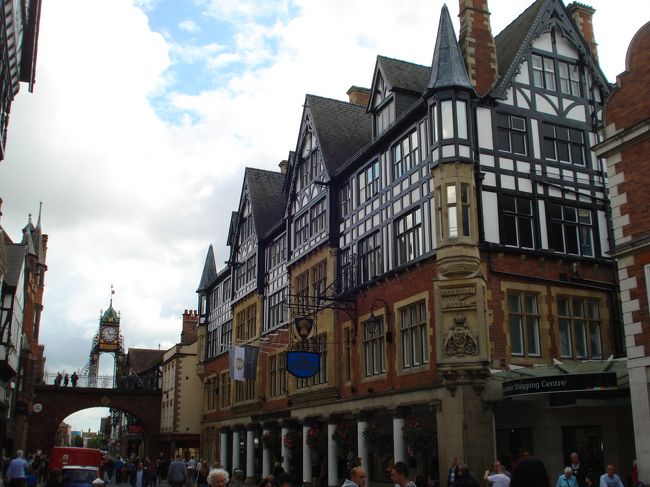 Chesterで、メンデルスゾーンが1829年に滞在したRoyal Hotel跡と思われる所へ行きました。