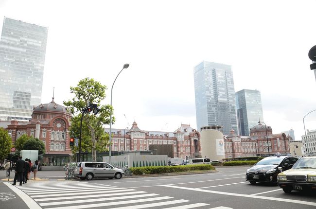 東京へ行き、改装された東京駅など周辺をウロウロしてきました。<br />今回は第２回です。<br /><br />&lt;東京駅に関すること&gt;<br />★東京駅丸の内駅舎保存・復元工事(鹿島)のHPです。<br />http://www.kajima.co.jp/tech/tokyo_station/index-j.html<br /><br />★｢東京駅丸の内駅舎保存・復元工事完成記念のイベントで行われたプロジェクションマッピング「TOKYO STATION VISION」の動画をご紹介。」のページです。<br />http://www.frablo.jp/2012/09/26/tokyo-station-vision/<br /><br />&lt;ベンチアートに関すること&gt;<br />★丸の内ドットコムのHPです。<br />http://www.marunouchi.com/index.html<br /><br />★丸の内ビルデイングのHPです。<br />http://www.marunouchi.com/marubiru/ <br /><br /><br />★「第２９回全国緑化フェアTOKYO」のHPです。<br />http://greeneryfair-tokyo.jp/