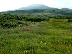 奥の細道を訪ねて第11回19月山への弥陀ヶ原湿原の遊歩道と月山山頂遠望