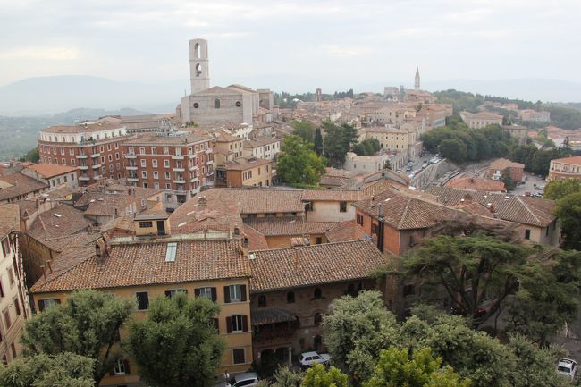 午前中　Perugiaの街を散策<br />Apenin山脈を超えて　Marche州へ<br />滞在はArceviaのCastiglioniという小さな村にあるホテルでした<br /><br />３日目：Perugia  ～  Arcevia 泊