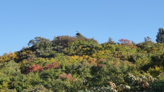 10月8日(月)体育の日<br />折角の休日で、しかも快晴であり、紅葉シーズンにはちと早いのですが、1年に1回出掛けている須川岳（栗駒山）へ行くことにした。