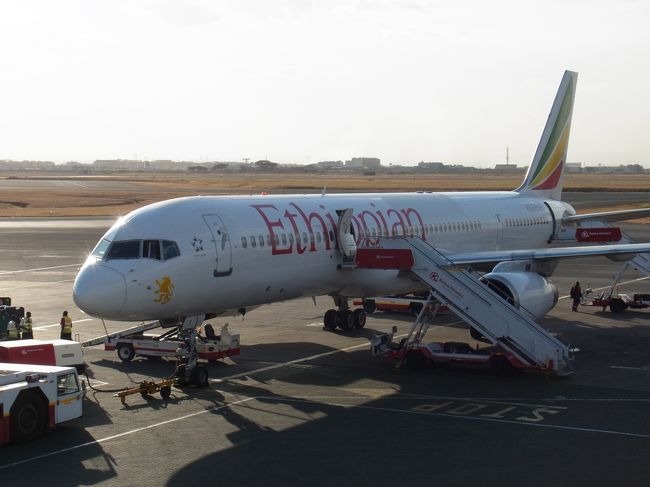 エチオピア航空のナイロビ−アジスアベバ−ロンドン間　ビジネスクラスの搭乗記です。<br /><br />ＡＮＡのマイルを貯め７回目のケニアに行ってきました。<br />今回の行程は、<br /><br />9/08　ＮＨ201　成田→ロンドン<br />9/08　ＥＴ701　ロンドン→アジスアベバ<br />9/09　ＥＴ801　アジスアベバ→ナイロビ<br /><br />ケニアで6泊<br /><br />9/15　ＥＴ800　ナイロビ→アジスアベバ<br />9/16　ＥＴ700　アジスアベバ→ロンドン<br />9/16　ＮＨ202　ロンドン→成田